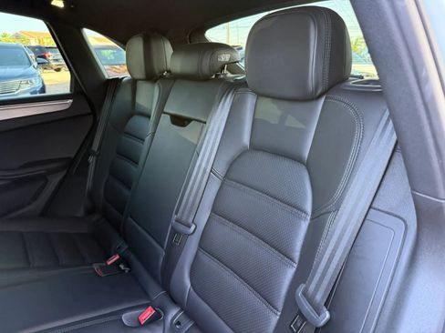 Used 2017 Porsche Macan Turbo AWD/4WD image 44