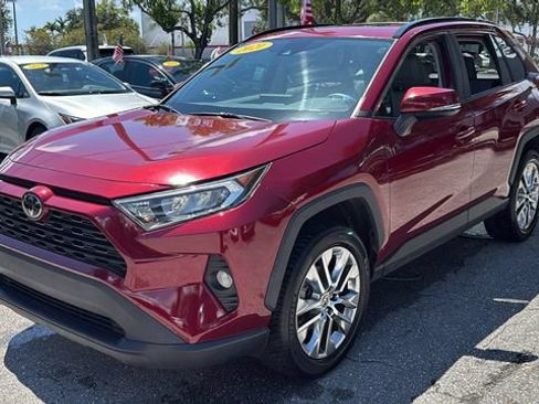 Used 2021 Toyota RAV4 XLE Premium FWD image 3