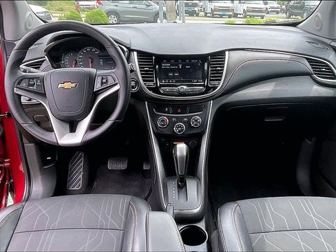 Used 2018 Chevrolet Trax LT w/ LT Convenience Package AWD/4WD image 21