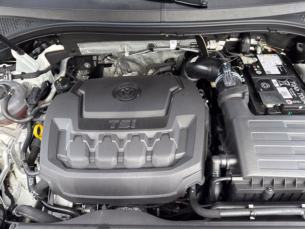 Used 2024 Volkswagen Tiguan SE R-Line AWD/4WD image 40