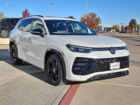 New 2026 Volkswagen Tiguan SE R-Line FWD image 5