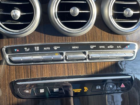 Certified 2022 Mercedes-Benz GLC 300 image 34