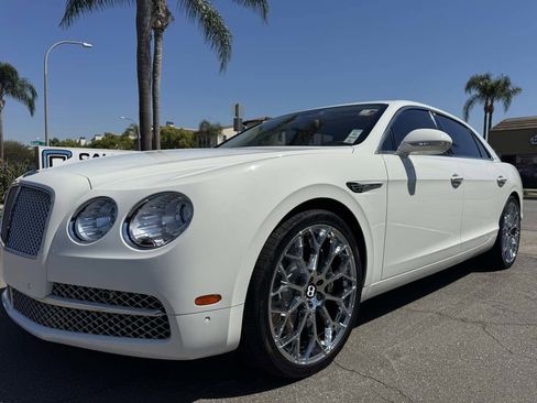 Used 2014 Bentley Flying Spur W12 image 13