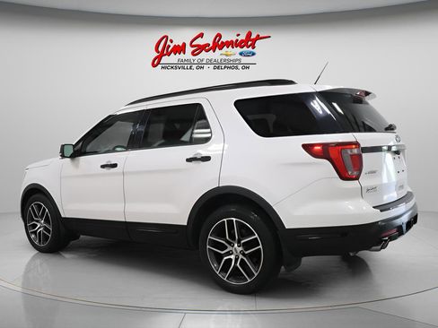 Used 2018 Ford Explorer Sport w/ Equipment Group 401A AWD/4WD image 4