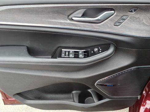 Used 2022 Jeep Grand Cherokee Overland w/ Luxury Tech Group IV image 15