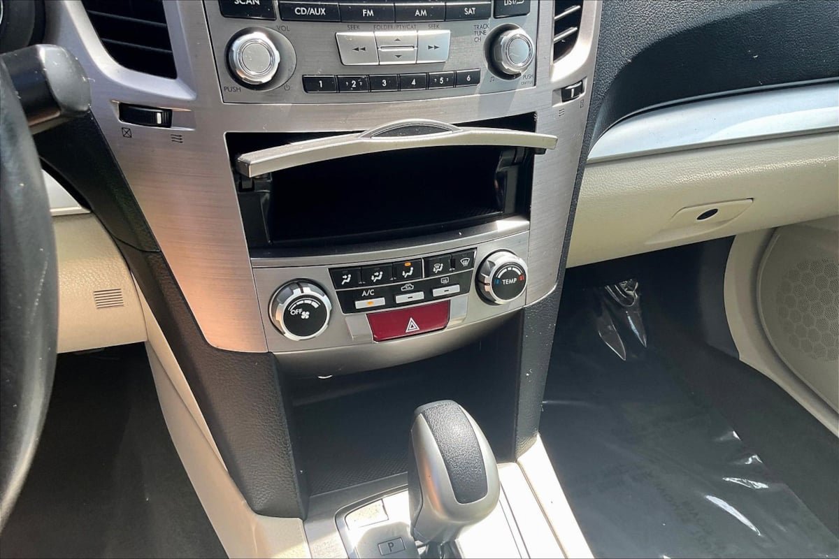 Used 2012 Subaru Outback 2.5i Premium w/ All-Weather Pkg AWD/4WD image 15