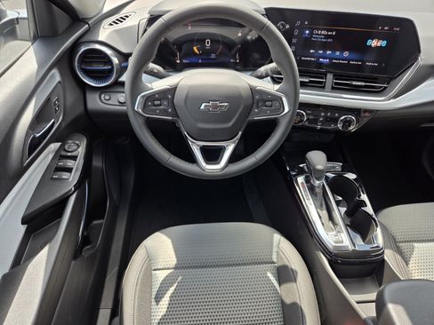 New 2026 Chevrolet Trax LT w/ Driver Confidence Package FWD image 9