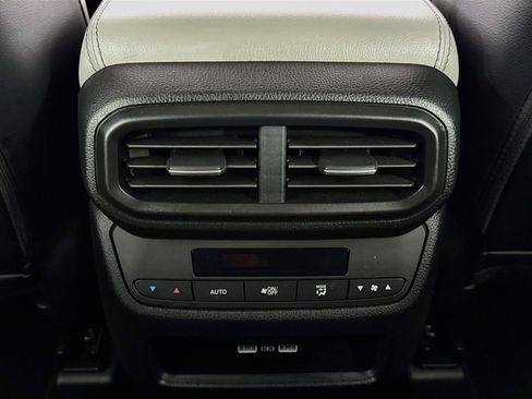 Certified 2023 Honda Pilot Touring image 27