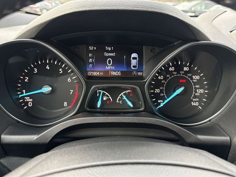 Used 2018 Ford Escape SE w/ SE Sport Appearance Package image 17