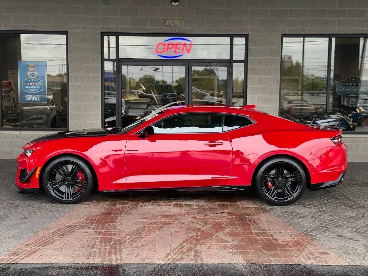 Used 2020 Chevrolet Camaro ZL1 RWD image 61