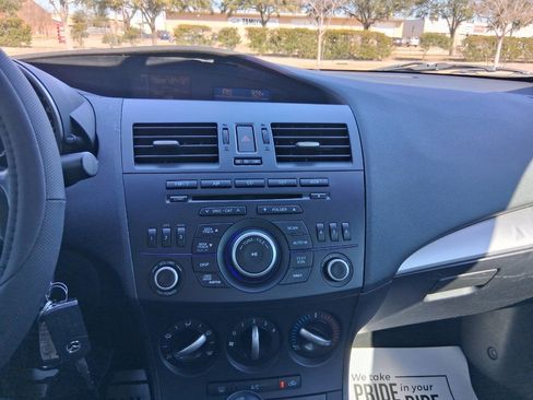 Used 2013 MAZDA MAZDA3 i Sport image 18