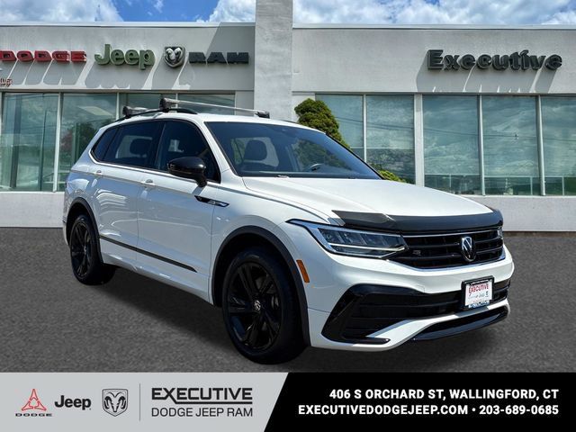 Used 2023 Volkswagen Tiguan SE R-Line AWD/4WD image 5