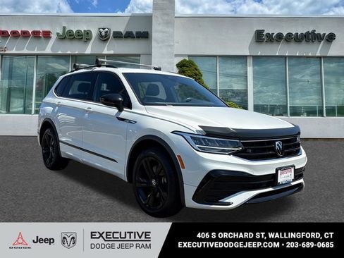 Used 2023 Volkswagen Tiguan SE R-Line AWD/4WD image 5