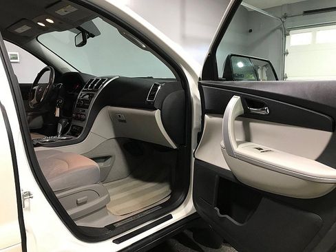 Used 2012 GMC Acadia SLE w/ LPO, 'HIT The Road' Package FWD image 12