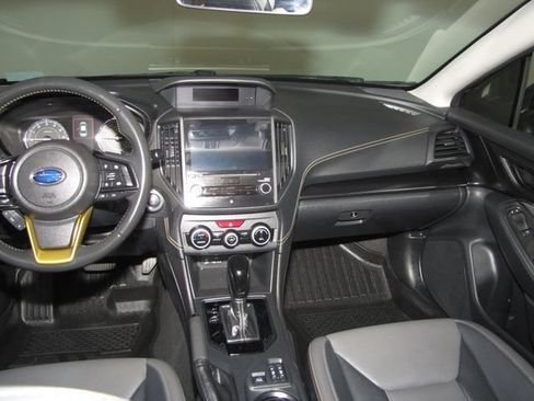 Used 2022 Subaru Crosstrek 2.5i Sport w/ Moonroof Package AWD/4WD image 15
