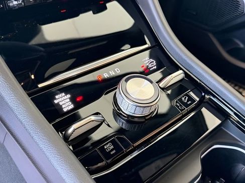 Used 2024 Jeep Grand Cherokee L Summit w/ High Altitude Package image 23