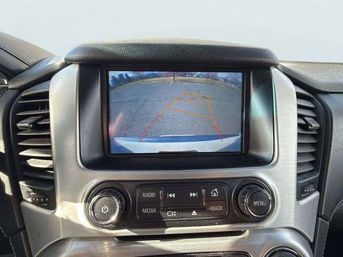 Used 2017 GMC Yukon SLE w/ SLE Value Package image 11