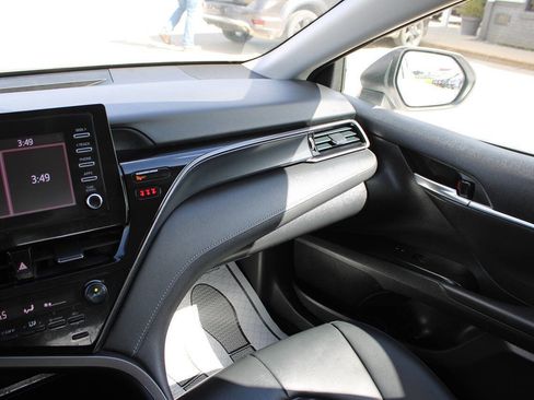 Used 2024 Toyota Camry SE FWD image 15