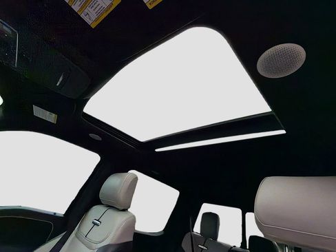 Used 2024 Ford F150 Lightning Platinum image 23