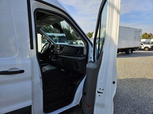 Used 2020 Ford Transit 250 Medium Roof image 27