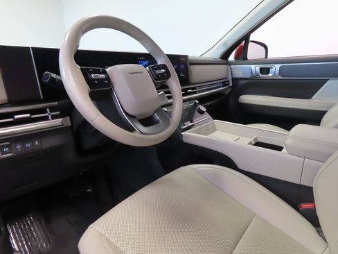 Used 2024 Hyundai Santa Fe SEL FWD image 7