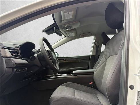 Used 2025 Toyota Camry LE w/ Convenience Package FWD image 11