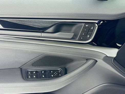 Certified 2025 Porsche Panamera RWD image 11