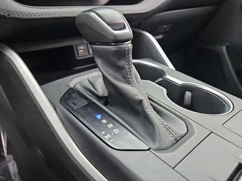 Used 2023 Toyota Highlander LE image 21