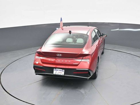 Used 2025 Hyundai Elantra Limited FWD image 34