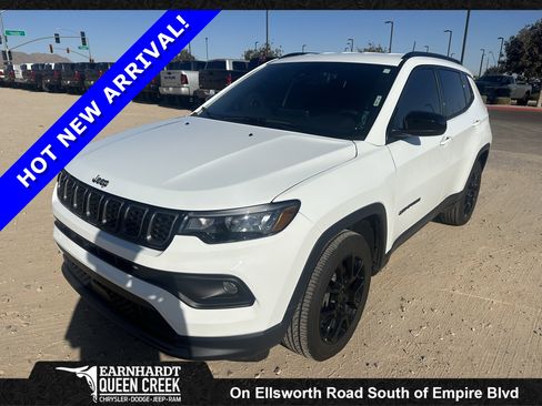 Used 2025 Jeep Compass Latitude w/ Altitude Special Edition AWD/4WD image 1