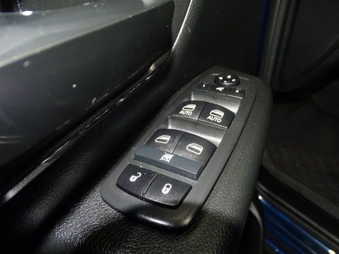 Used 2020 RAM 1500 Big Horn w/ Built-to-serve Edition image 10