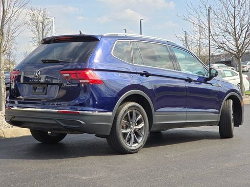 Used 2022 Volkswagen Tiguan SE w/ Panoramic Sunroof Package AWD/4WD image 24