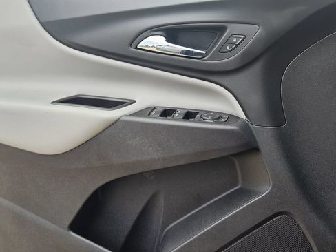 Used 2020 Chevrolet Equinox LS w/ LS Convenience Package FWD image 22