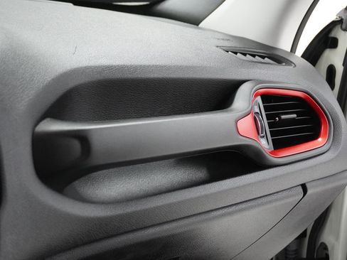 Used 2023 Jeep Renegade Trailhawk AWD/4WD image 32