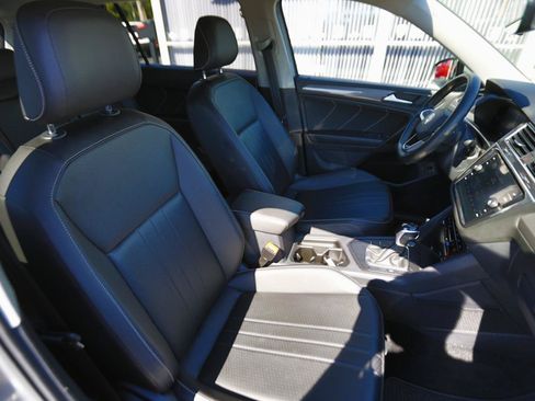 Used 2022 Volkswagen Tiguan SE FWD image 20