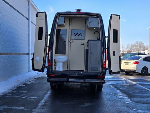 Used 2024 Mercedes-Benz Sprinter 3500 image 23