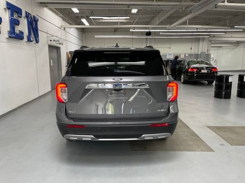 Used 2021 Ford Explorer XLT w/ Equipment Group 202A AWD/4WD image 3