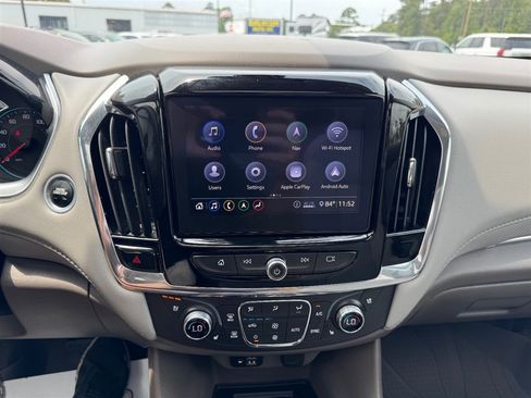 Used 2021 Chevrolet Traverse Premier FWD image 15