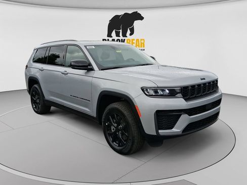 New 2026 Jeep Grand Cherokee L 4WD image 1