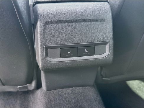 Used 2019 Volkswagen Jetta SE w/ Cold Weather Package FWD image 27