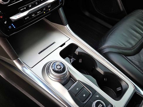 Used 2022 Ford Explorer Platinum w/ Equipment Group 601A AWD/4WD image 20