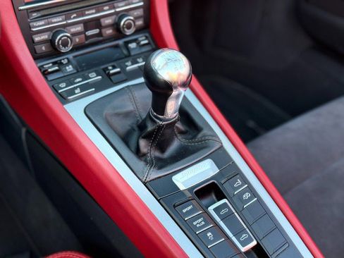 Used 2016 Porsche Boxster Spyder image 27