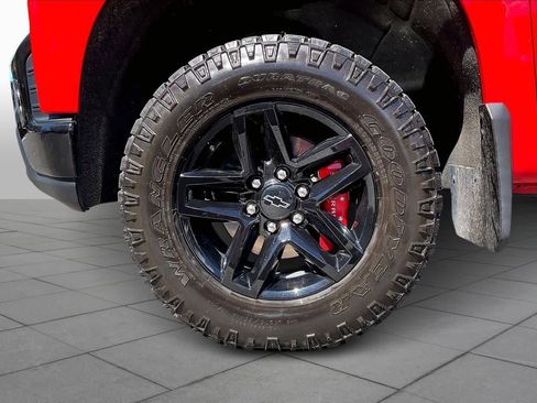 Used 2021 Chevrolet Silverado 1500 LT Trail Boss image 10