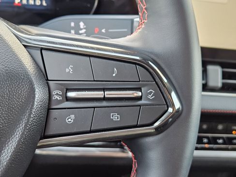 Certified 2025 Chevrolet Equinox RS FWD image 11
