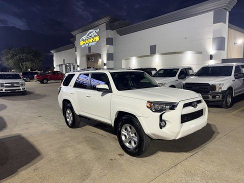 Used 2018 Toyota 4Runner SR5 RWD image 37
