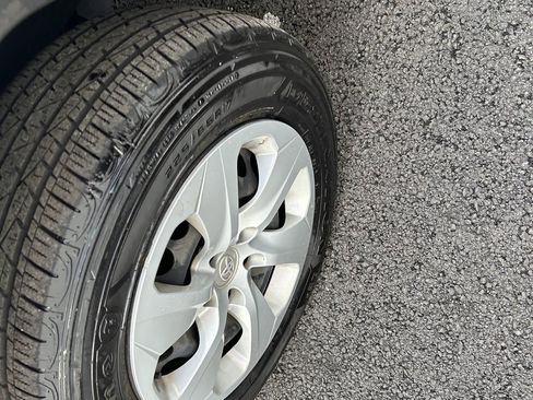 Used 2019 Toyota RAV4 LE image 21