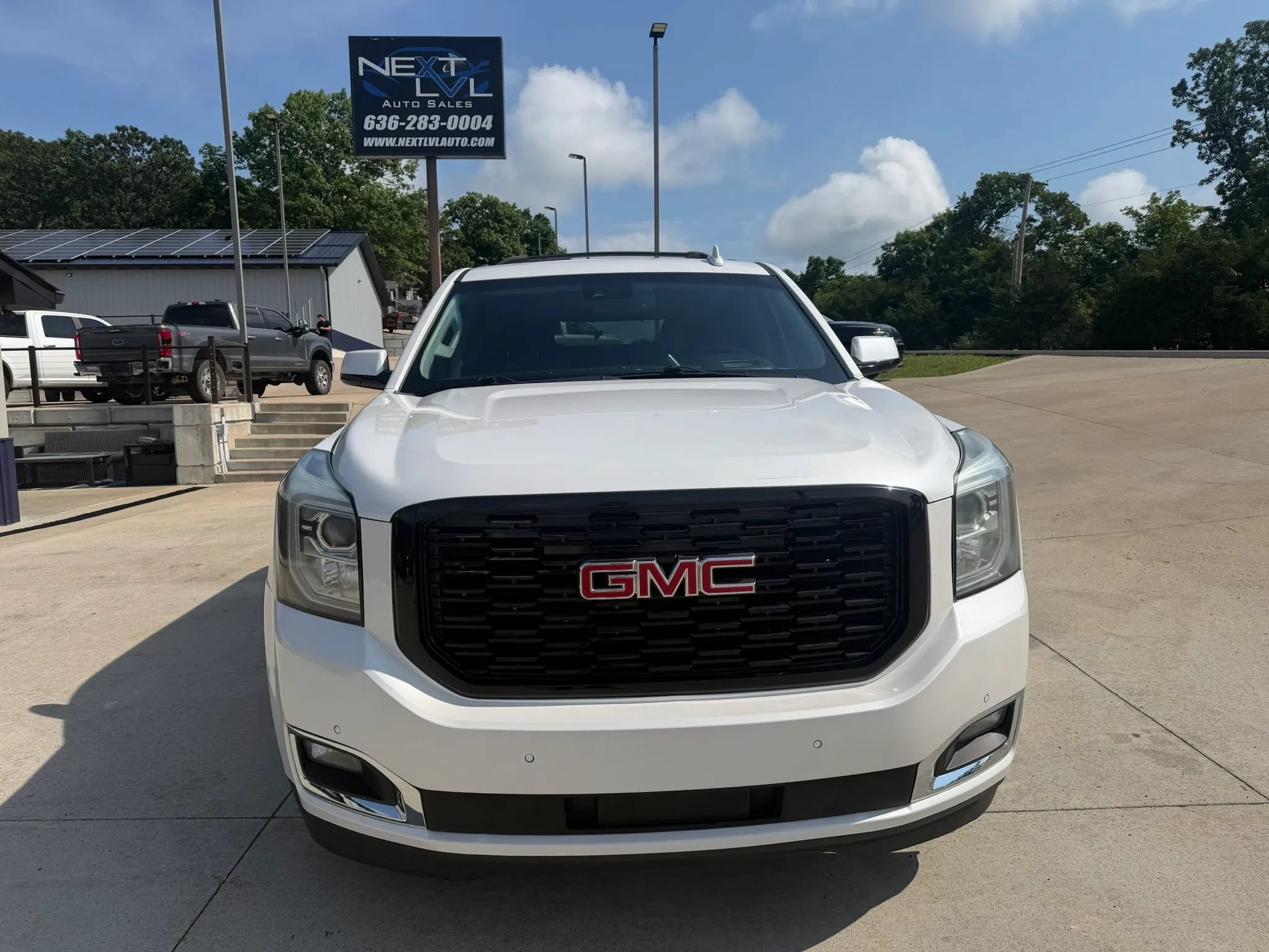 Used 2019 GMC Yukon Denali w/ Denali Ultimate Package AWD/4WD image 4
