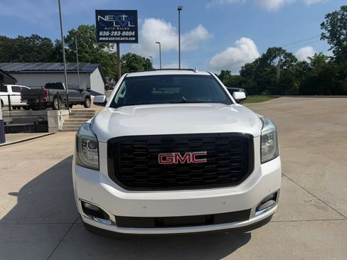 Used 2019 GMC Yukon Denali w/ Denali Ultimate Package AWD/4WD image 4