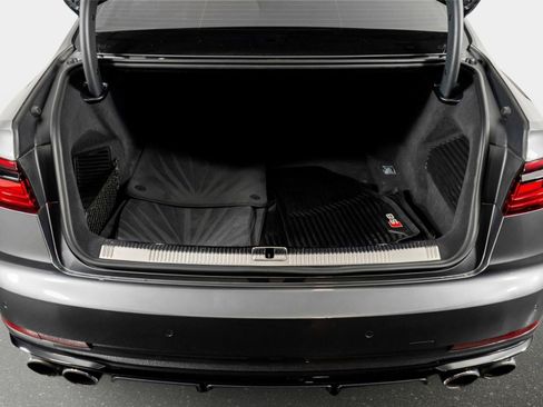 Used 2022 Audi S8 w/ S8 Executive Package image 60