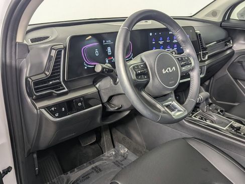 Used 2025 Kia Sportage EX w/ Premium Package FWD image 11